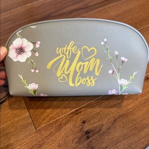 NWT ENCHANTE Floral Gray Cosmetic Bag
